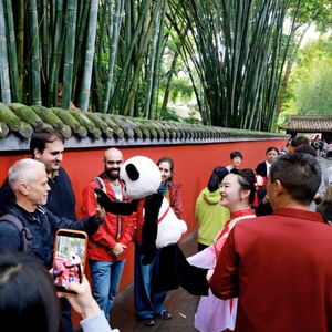 “做一天成都人”为何在五一假期爆火 城市营销与体验经济的双赢样本